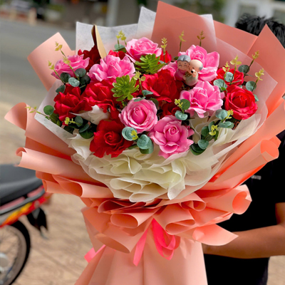 24 Red & Pink soap Roses bouquet (4mua SOAP-024M)