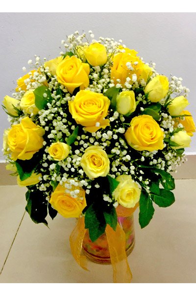 YELLOW ROSES IN VASE / IMPORT / SAIGON ONLY (4MUA HHF-RO01YELSP)